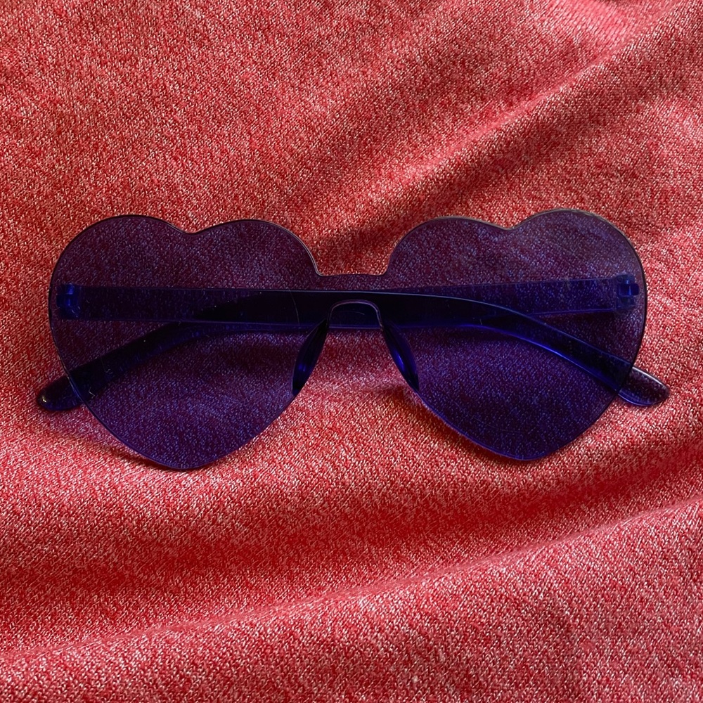 Heart Shaped Rimless Blue Sunglasses